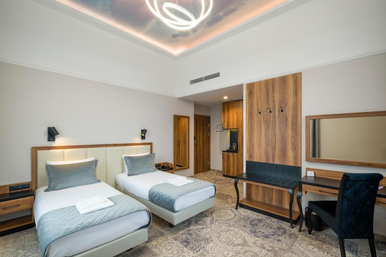 Sky Hotel 4*