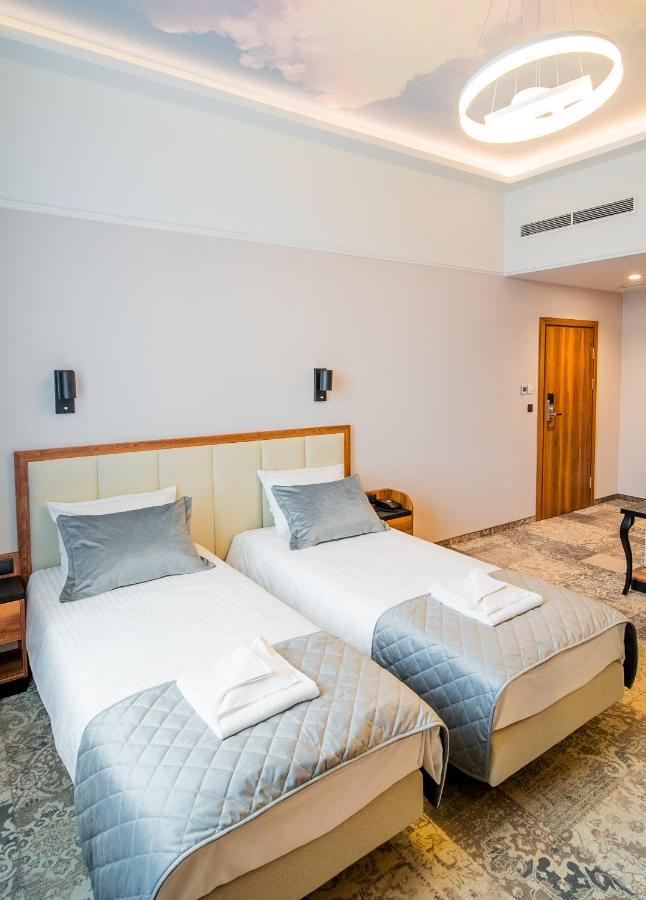 Sky Hotel 4*